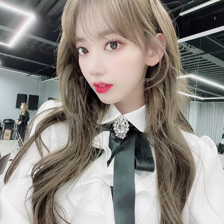 のインスタグラム：「… #hkt48 #IZONE #아이즈원 #アイズワン  #sakura #宮脇咲良 #미야와키사쿠라 #さくら #今夜咲良の木の下で #さくのき  #bayfm」
