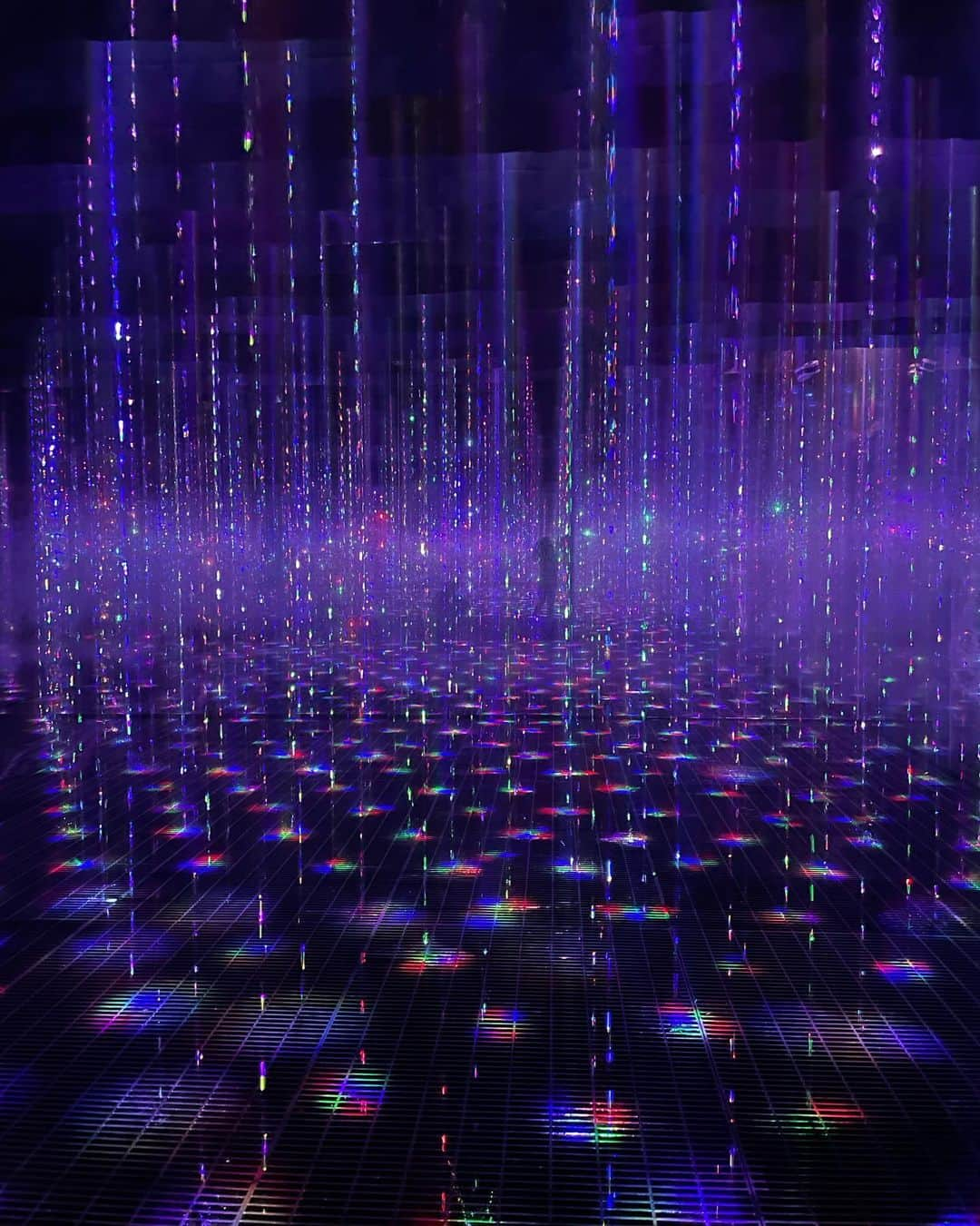 永尾まりやさんのインスタグラム写真 - (永尾まりやInstagram)「@teamlab_futurepark  六本木にある期間限定のアートサウナに行ってきましたっ 7つのサウナと冷水シャワー、3つのアート休憩室があって、アート凄く綺麗で癒されたよ😌  水着は @_juemi_   #アートサウナ  #六本木 #チームラボサウナ  #tiktok #juemi」4月15日 11時50分 - mariyagi_san