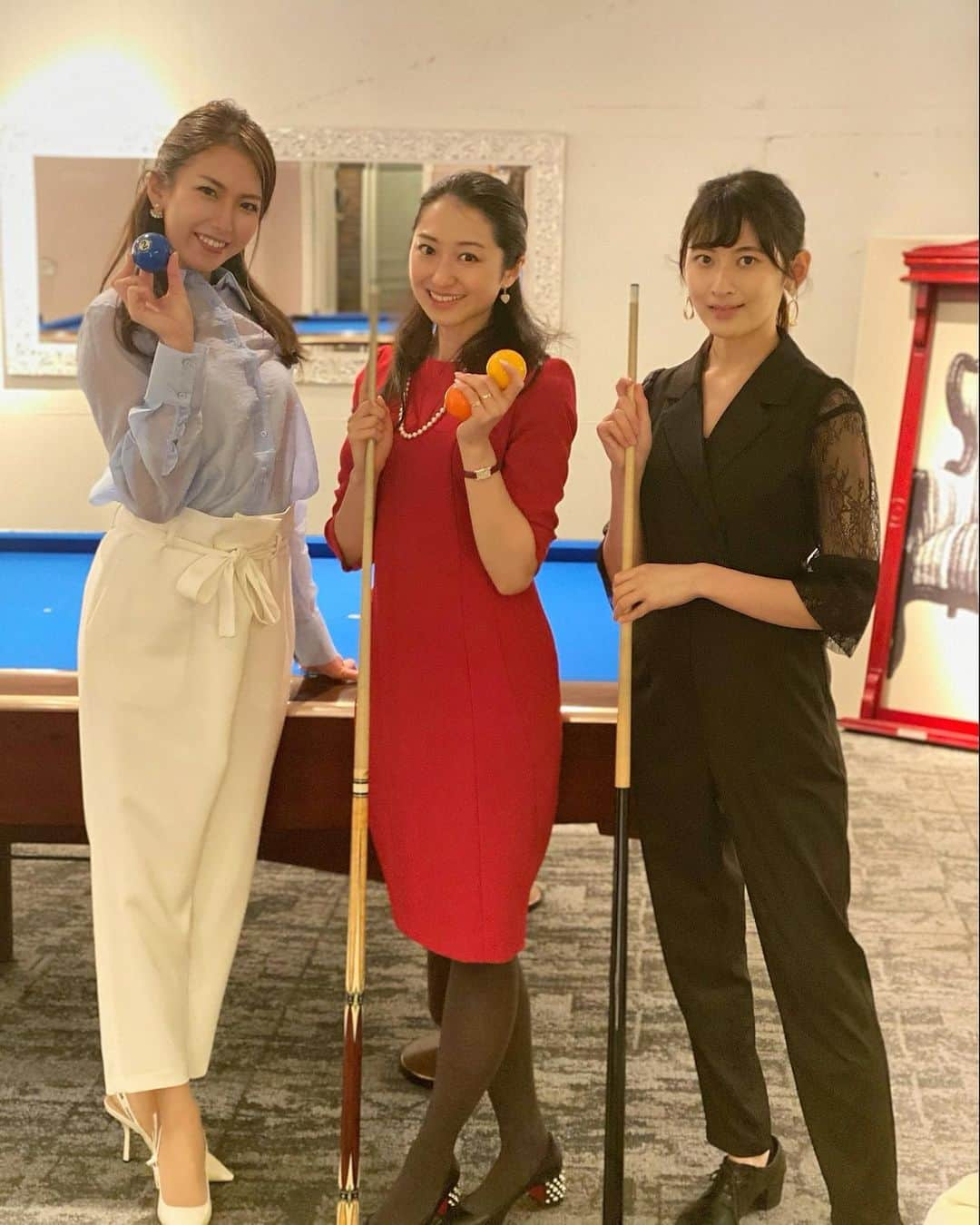 武田奈津美さんのインスタグラム写真 - (武田奈津美Instagram)「* 香織さんのサロンへ🎱  最近またビリヤード熱高まってきた〜🙋‍♀️✨ 久しぶりだとへなちょこだから 練習しなくては🎱 感染対策してやってるよ😷  香織さんのYoutubeチャンネル🎱 ぜひご覧ください😙🤍 @kaori.ebe @poolsalon503  #ビリヤード #ビリヤード女子 #tokyo #japan #billiard #billiar #billiards #pool #poolbar #poolsalon #poolsalon503」4月15日 12時02分 - _natsumitakeda_