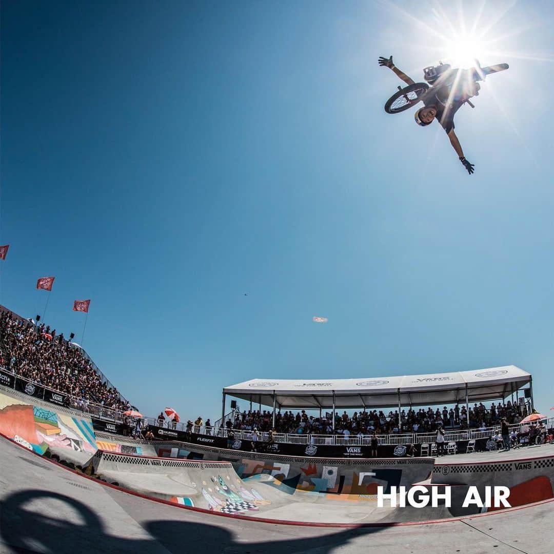 ANARCHYのインスタグラム：「anarchyｘ中村輪夢 「HIGH AIR」 @rimbmx 🦅 @redbulljapan @55naoking 配信開始!!!」