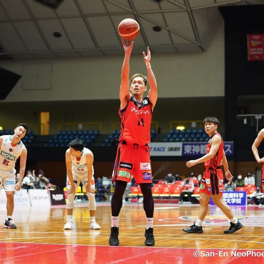 岡田慎吾のインスタグラム：「残り数試合頑張ります。サポートいただきありがとうございます。#2xu_japan_official #maxeyejacket」