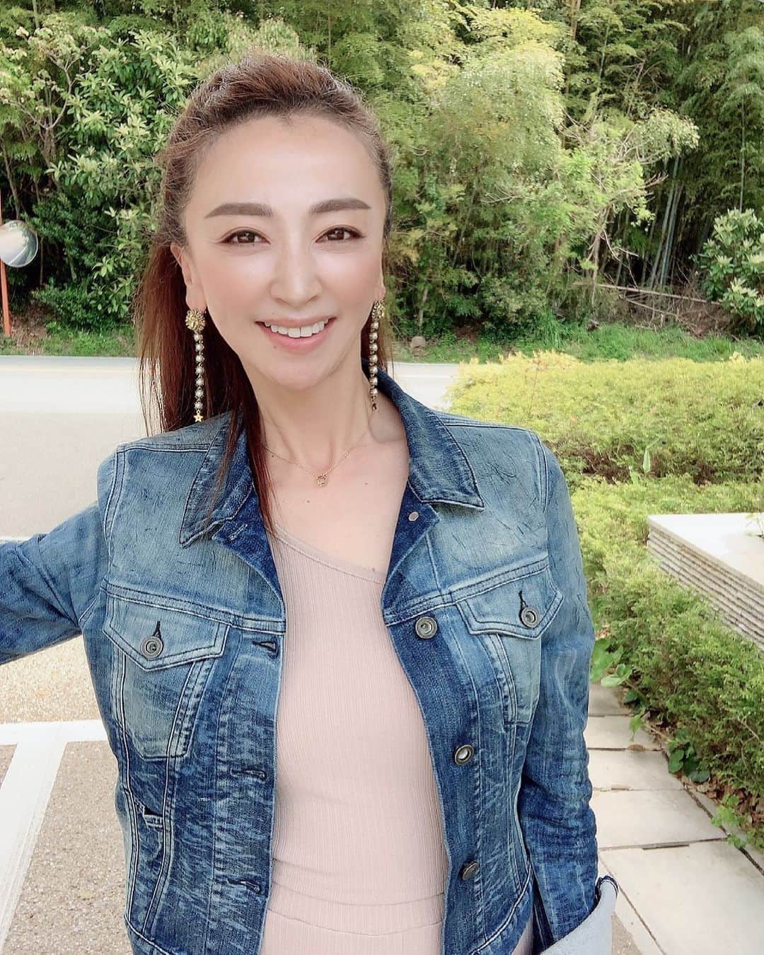 のインスタグラム：「おはようございます✨ . ﻿コロナで暗いニュースが多いですが 今日も笑顔で頑張りましょう😊 . #笑顔#頑張ろう#いつかの写真#日本の風景#旅行#観光#トラベラー#旅行好きと繋がりたい#旅好きと繋がりたい#旅#旅の思い出#観光地#旅好き#旅行記#旅が好き#旅行大好き#旅行写真#旅女#タビジョ#旅行好き女子#旅日記#癒し系女子#素敵女子#大人女子#40代#インフルエンサー#インスタグラマー #tabijo#trip#japantrip」