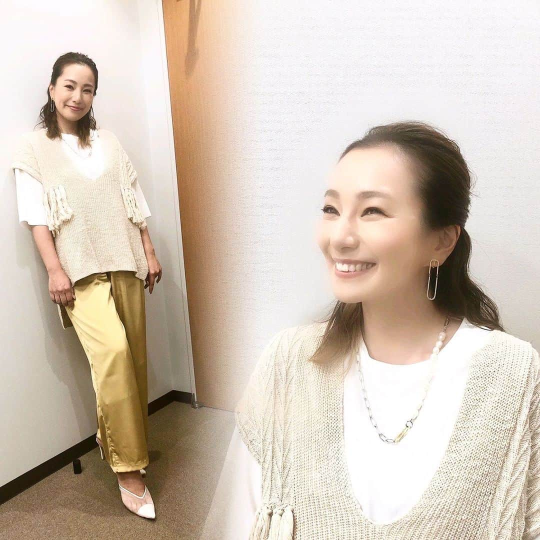 三船美佳さんのインスタグラム写真 - (三船美佳Instagram)「🏡  毎日放送『住人十色』 4/3(土)17:00〜17:30放送  カットソー→ #LantKalte @lant.kalte  ニットベスト→ #vingtrois @vingtrois_official  サテンパンツ→ #アンジェム @angaime_official  ネックレス、イヤリング→ #matineeandsoa @soa.jp  ミュール→ #R&E @re_abeno109」4月15日 9時42分 - mikamifune_official