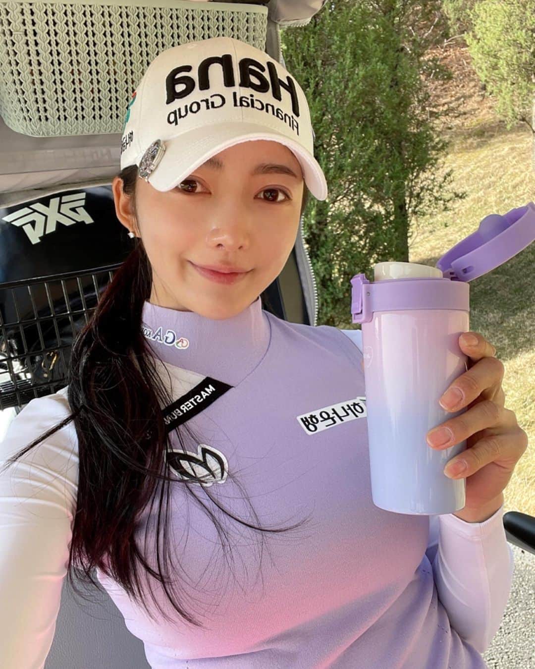 チョン・ジユのインスタグラム：「지구를 지키는 텀블러 사용💜 #하나금융그룹 #하나용기내챌린지 #선블러캠페인 #善블러 #텀블러」