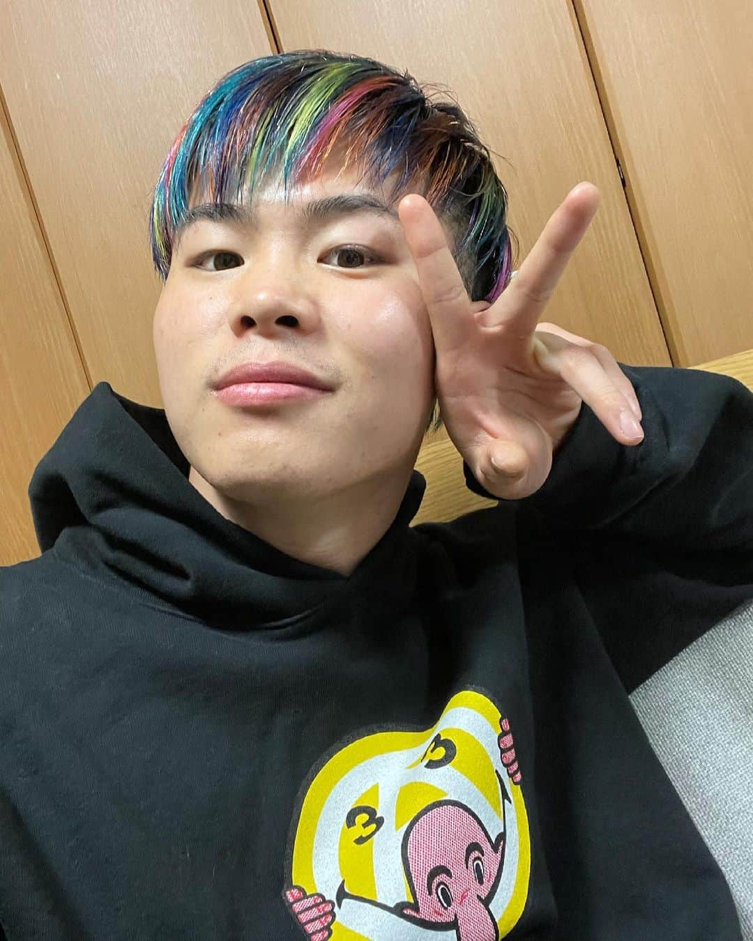 那須川天心さんのインスタグラム写真 - (那須川天心Instagram)「また髪色を変えてしまったとさ😇 @halfmoonmitsuya」4月15日 21時03分 - tenshin.nasukawa