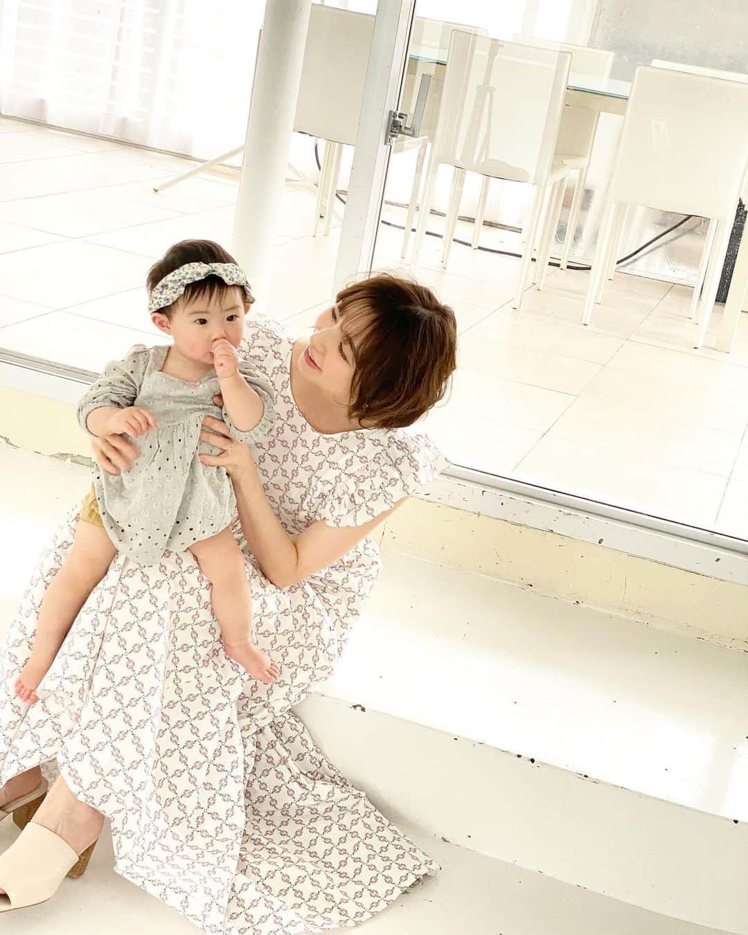 篠田麻里子さんのインスタグラム写真 - (篠田麻里子Instagram)「楽しい撮影でした♡  良かったら見てください♡  @premo.babymo  #おやこーで」4月15日 21時38分 - shinodamariko3