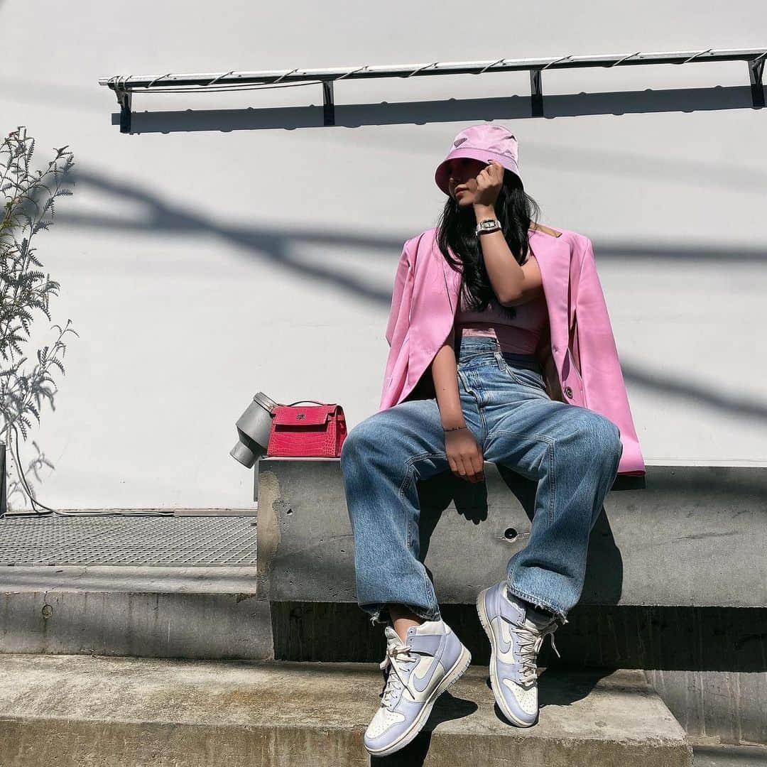 megbabyのインスタグラム：「Meeting day💗 大切なミーティングの時こそメグッドカラーで出勤🧠🕺  📸by @megood__beauty  staffアリアナちゃま👩🏻‍🦰」