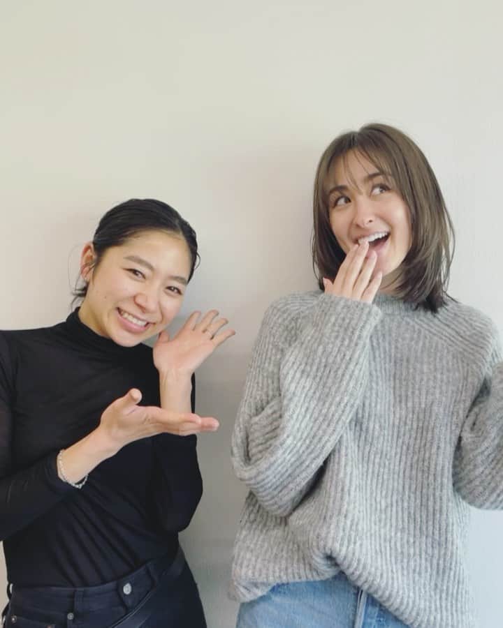 オードリー亜谷香のインスタグラム：「Thank you always @six_asakawa @six.salon 🤍🖤」