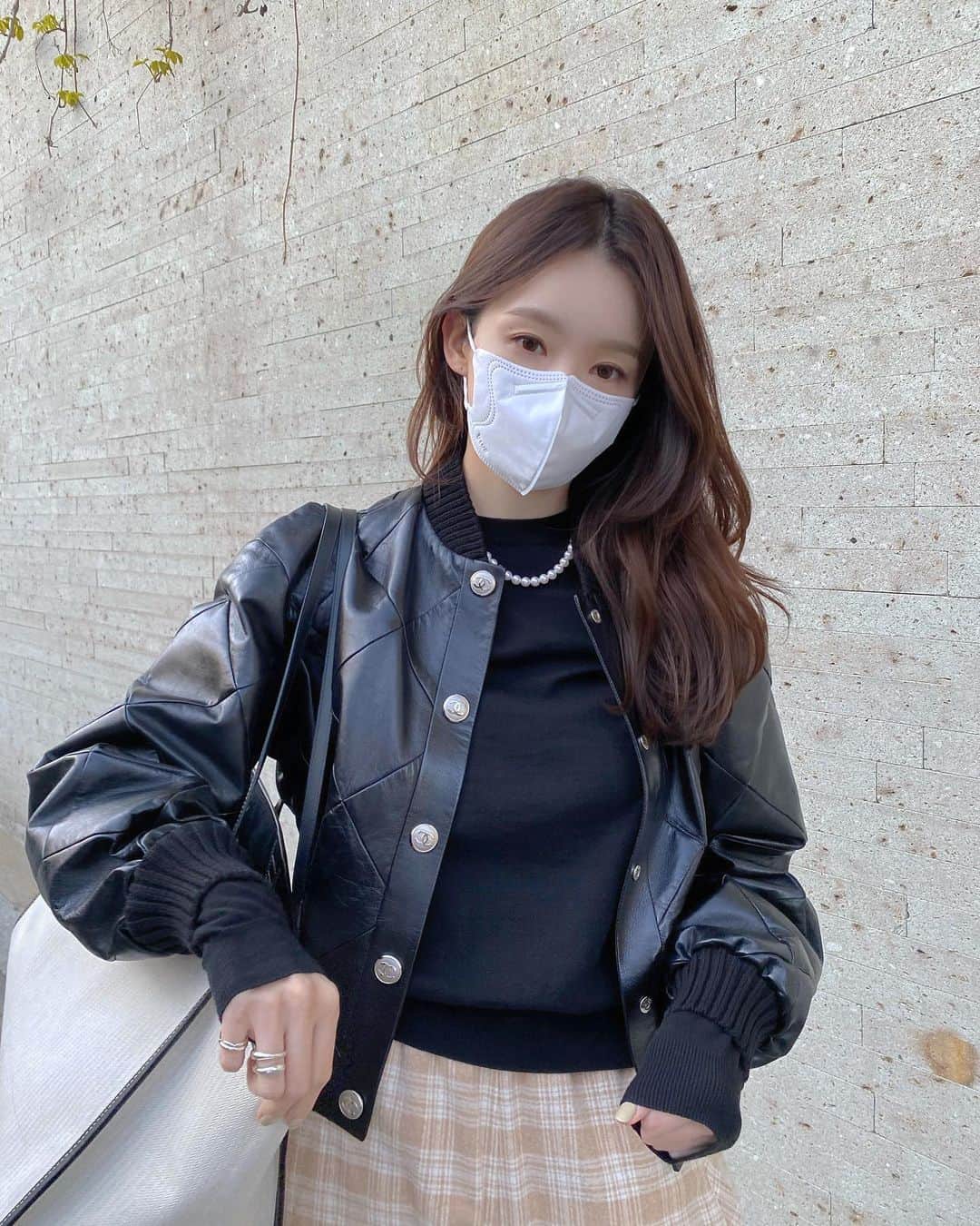 のインスタグラム：「퇴! 근! 은! 행! 복! 해!」