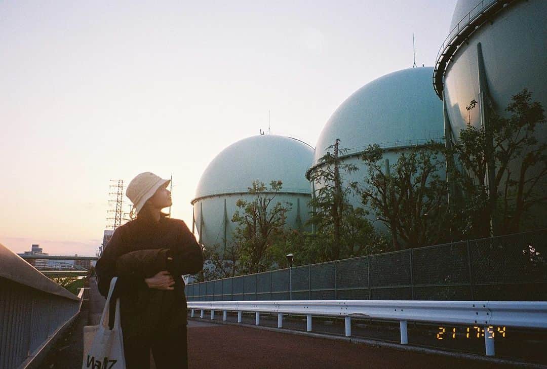 田中瞳さんのインスタグラム写真 - (田中瞳Instagram)「. いつかのガスタンク三兄弟⚪️」4月15日 19時57分 - hitomi_tanaka_9