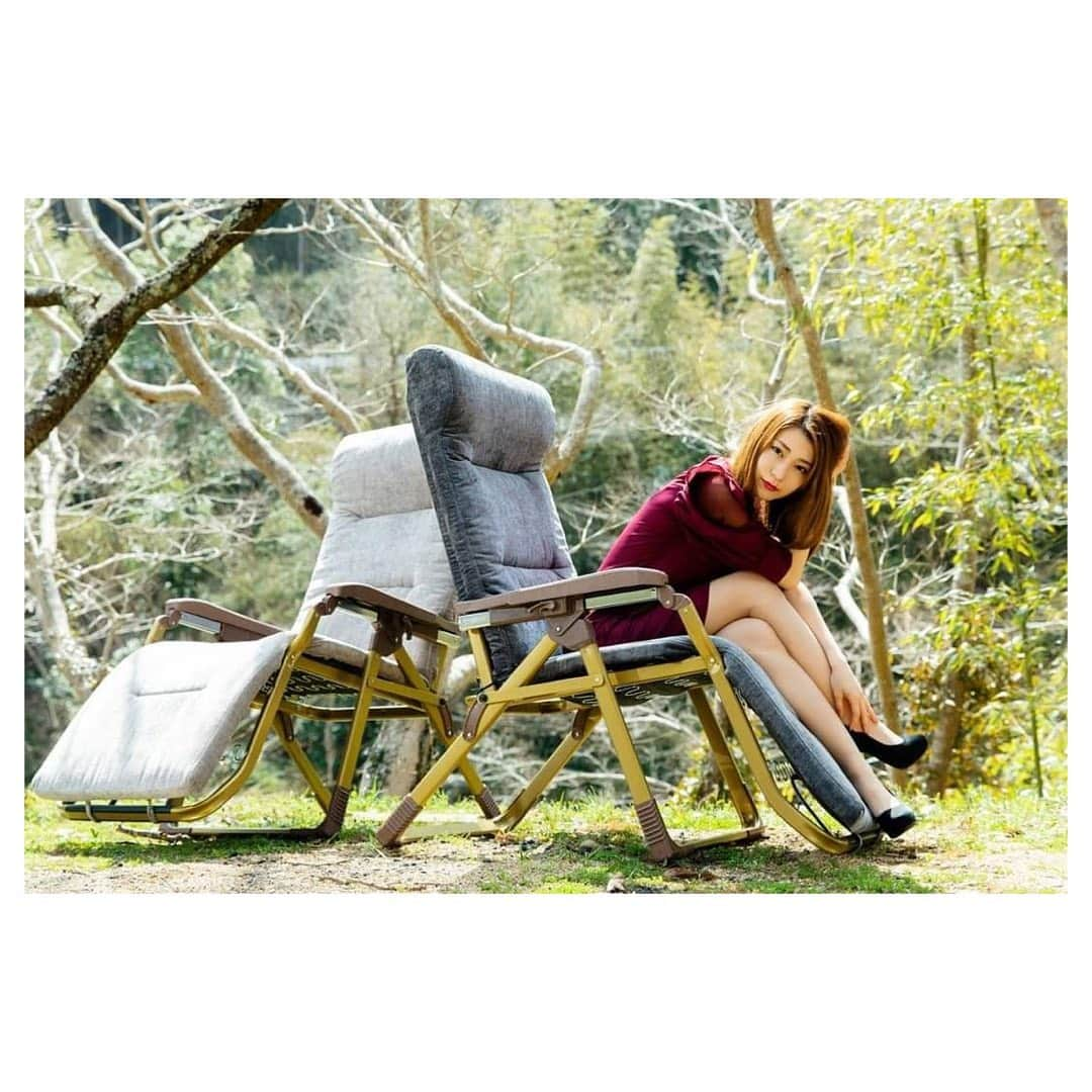 愛聖りささんのインスタグラム写真 - (愛聖りさInstagram)「. due. .  #photography #photo #portrait #shooting #camp #chair #fashion #okayama #사진 #촬영 #캥핑 #의자 #패션 #오카야마 #写真 #撮影 #ポートレート #キャンプ #岡山 #instagood #instalike #instaphoto #instafashion #followme」4月15日 20時08分 - risa_aise