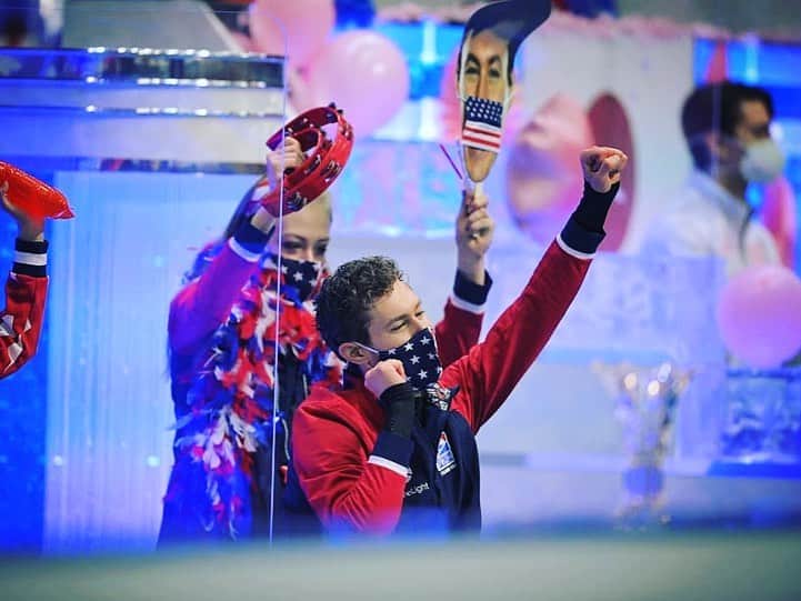 ジェイソン・ブラウンのインスタグラム：「Day 1 of competition @ #WTTFigure!! 🇺🇸 • 1日目終了☑️ とっても楽しかったです。❤️🎉 • PC: 📸 1&3 @isufigureskating」