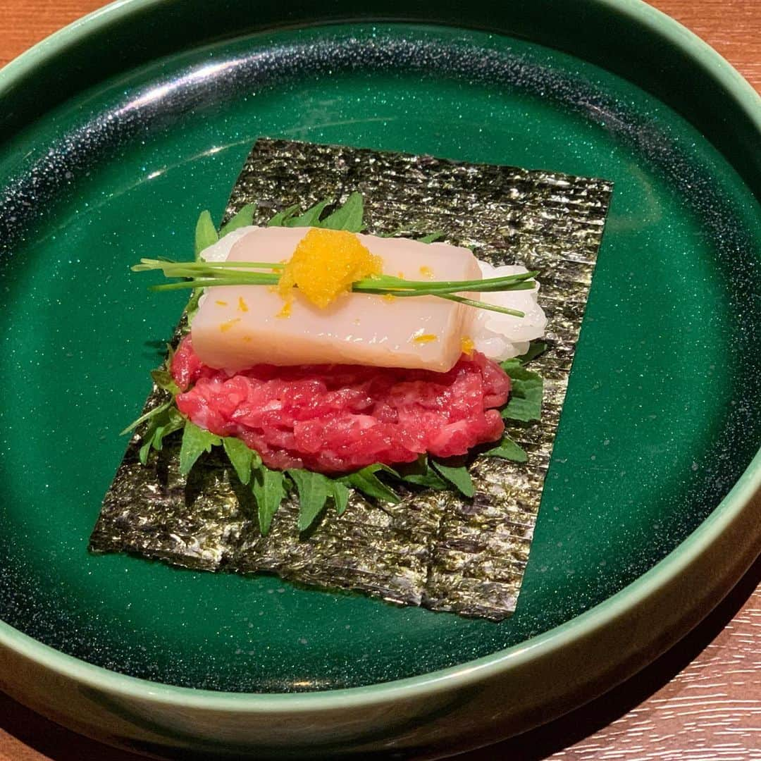 大槻ひびきさんのインスタグラム写真 - (大槻ひびきInstagram)「ここみんと 焼肉うしごろ表参道店へ 行ってきたよ😊 (@ushigoro_yakiniku) お肉大好き！ うしごろさんまた行きたいなと思ってたので とっても楽しみにしてました🌸 どのお肉も美味しい🥳 トリュフも大好きだから トリュフ乗ってるお肉がお気に入りメニューになりました🌸 おいしかったです😊 また行きますー！🥰✨ #うしごろ #ushigoro #うしごろ表参道店 #ushigorobambina  #ushigorokan #焼肉」4月16日 1時15分 - yanhibi0221