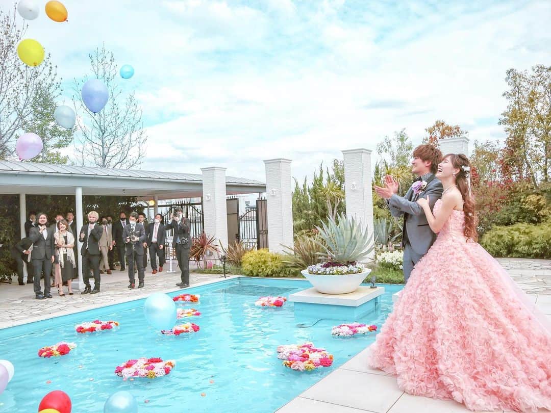 ドーキンズ英里奈のインスタグラム：「Wedding party🎈 ⠀ ⠀ 少し前になりますが ゆーかちゃんの結婚式に おじゃましてきました！ ⠀ 可愛くて可愛くて可愛くて可愛くて (何回言っても足りない) ⠀ プリンセスなゆーかちゃんと旦那さまに会えて とっても幸せな日☺️ ⠀ ⠀ ⠀ ゆーかちゃんと会うと いつもキュートが溢れてるのに ズバズバ言うし、気さくだしで ほんっとに楽しいの🤣  ⠀ これからも よろしくお願いします！ ⠀ ⠀ ⠀ ⠀ ⠀ ⠀ #結婚式 #congratulations #wedding#weddingday #princess #バルーンリリース #アルカンシエルベリテ大阪 #pinkdress #ピンクドレス #ほんと可愛い」