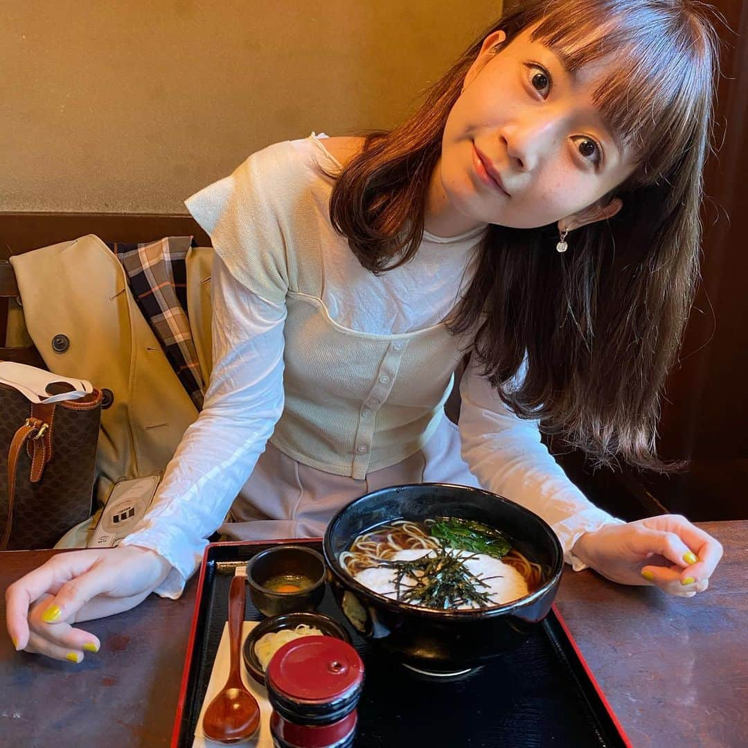 三戸なつめさんのインスタグラム写真 - (三戸なつめInstagram)「若い時はうどん一択だったのに大人になっておそば好きになりました！山かけそばが好きです🏔 #mito_natsume」4月16日 10時16分 - mito_natsume