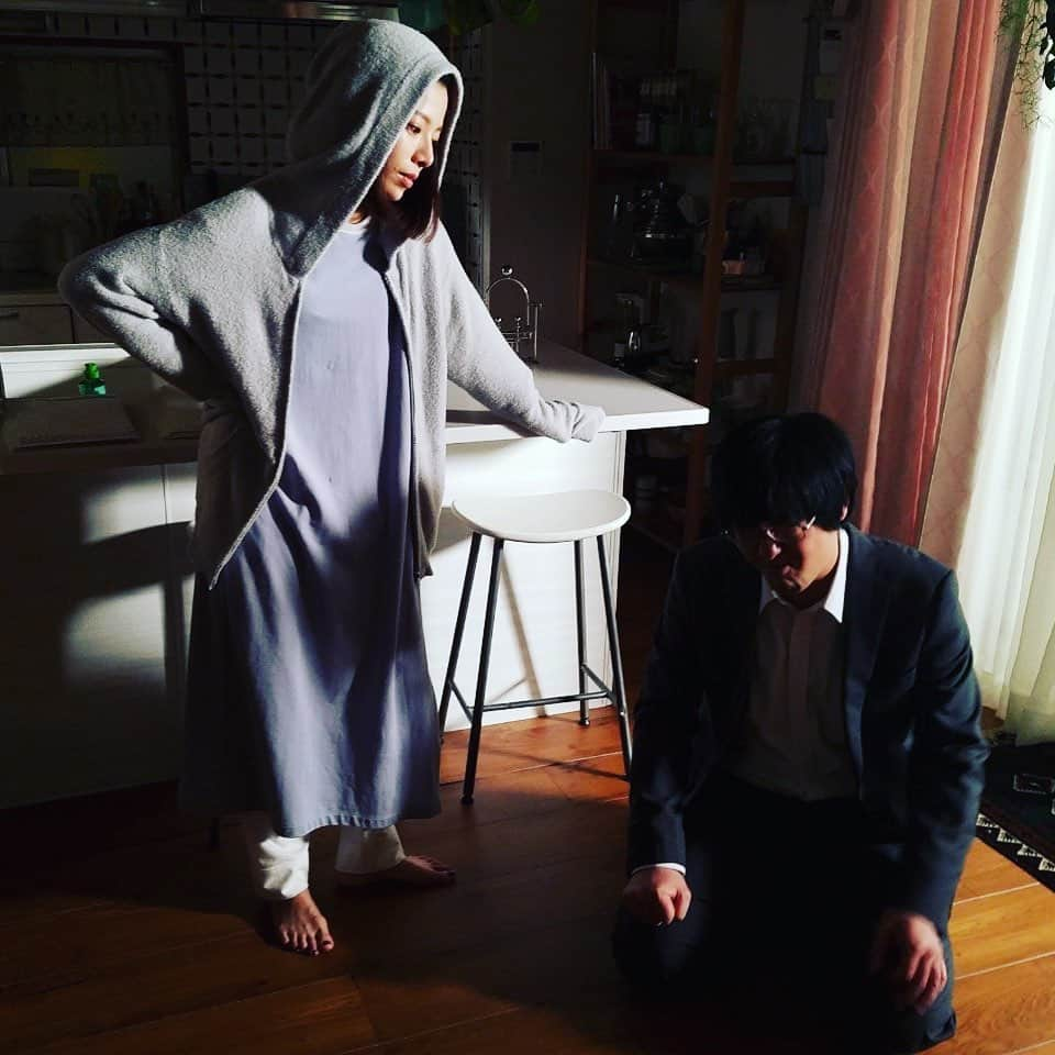 桜井ユキさんのインスタグラム写真 - (桜井ユキInstagram)「むむ。何やら深刻ですね。  恐ろしや。  という事で「リコハイ‼︎」  本日より配信開始です。  にしても本編「リコカツ」面白ろそうだなあ  観よ。  　　　　　　　　　　　　　　　　　　　　桜井」4月16日 11時32分 - yuki.sakurai_official