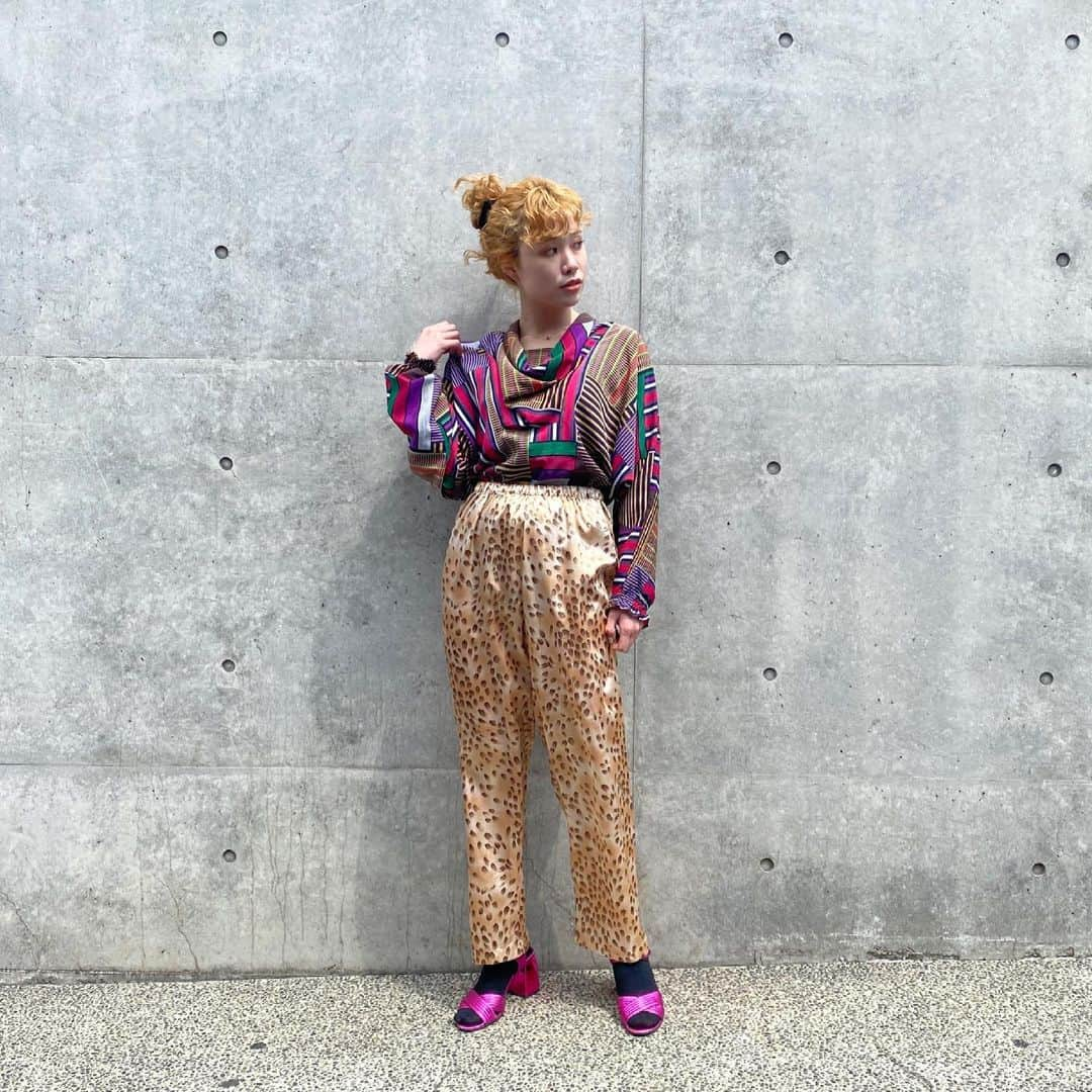 PUNK CAKEさんのインスタグラム写真 - (PUNK CAKEInstagram)「•leopard patchwork long cardigan【SOLD】 •drape neck stripe border top •orange gold easy pants」4月16日 13時04分 - punk_cake