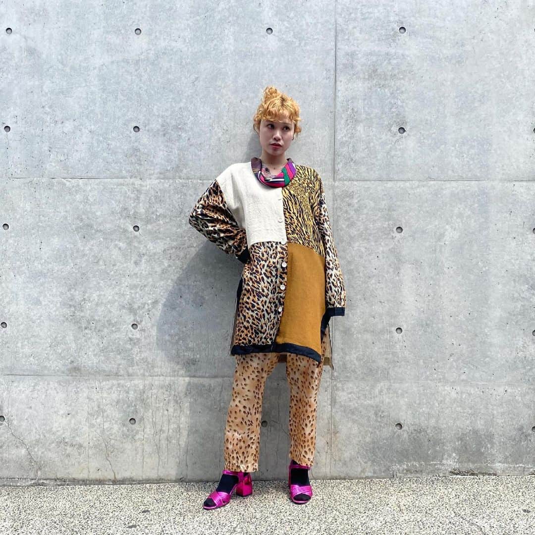 のインスタグラム：「•leopard patchwork long cardigan【SOLD】 •drape neck stripe border top •orange gold easy pants」