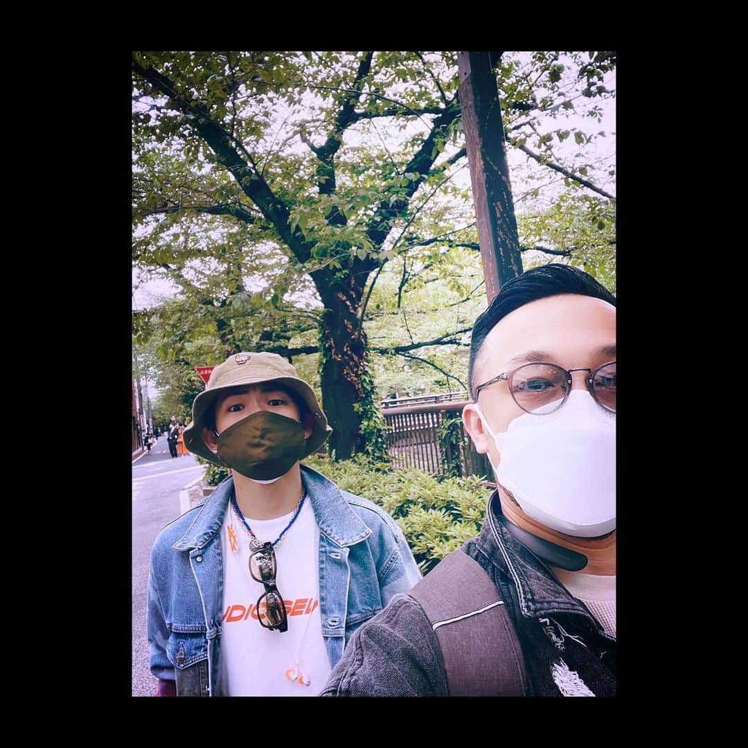 ZIN（神優作）さんのインスタグラム写真 - (ZIN（神優作）Instagram)「・ ・ すげーテンション上がった笑  変わらないノリが👍😂  #スタジオ行く前に道端すれ違い @exile_naoto_」4月16日 13時40分 - zin_dancer_jp