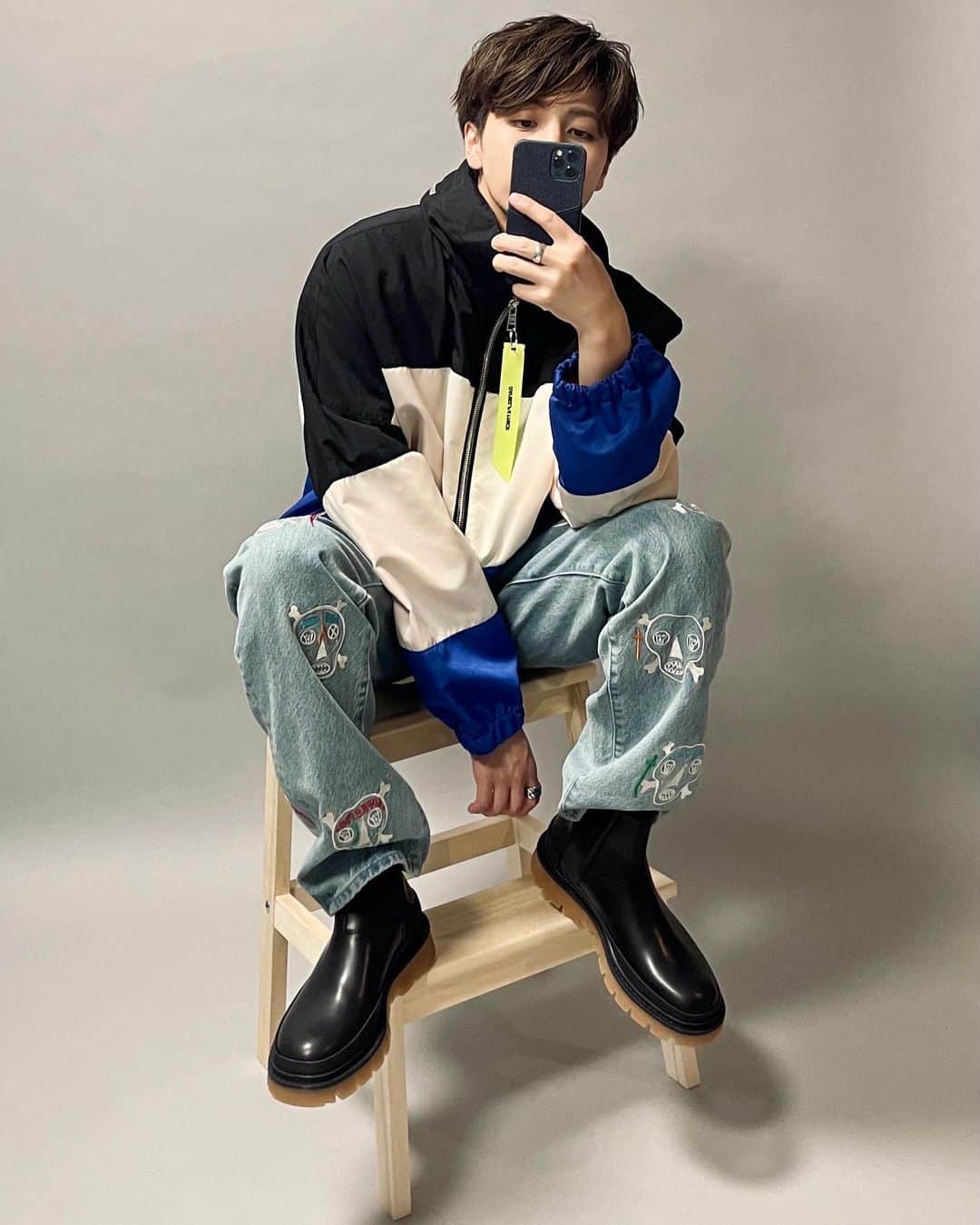 REO さんのインスタグラム写真 - (REO Instagram)「履くタイミングなかったブーツよ。またしばらく眠りたまえ。衣替え前の最後の悪あがき。」4月16日 14時41分 - saunalion_ikoya