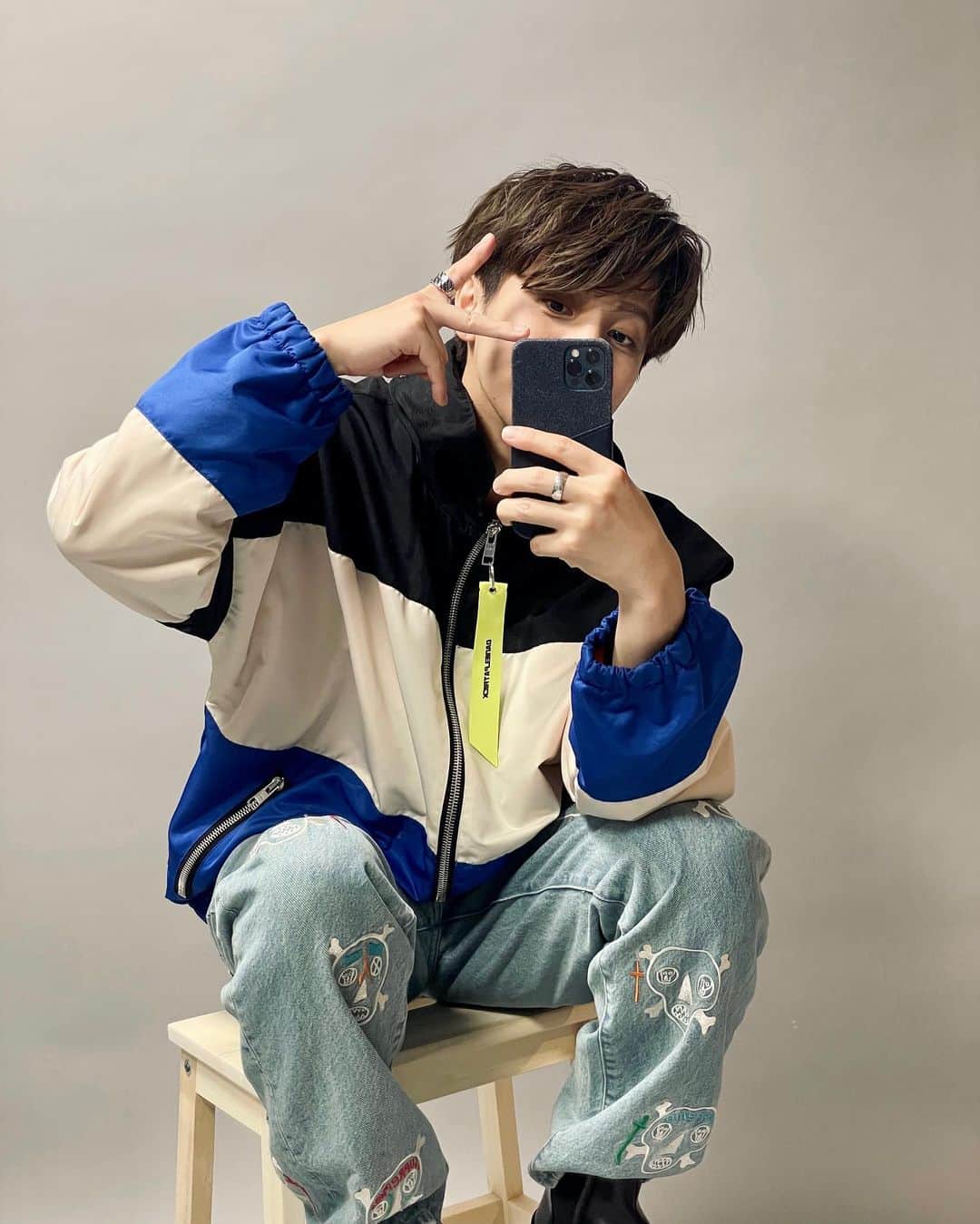 REO さんのインスタグラム写真 - (REO Instagram)「履くタイミングなかったブーツよ。またしばらく眠りたまえ。衣替え前の最後の悪あがき。」4月16日 14時41分 - saunalion_ikoya