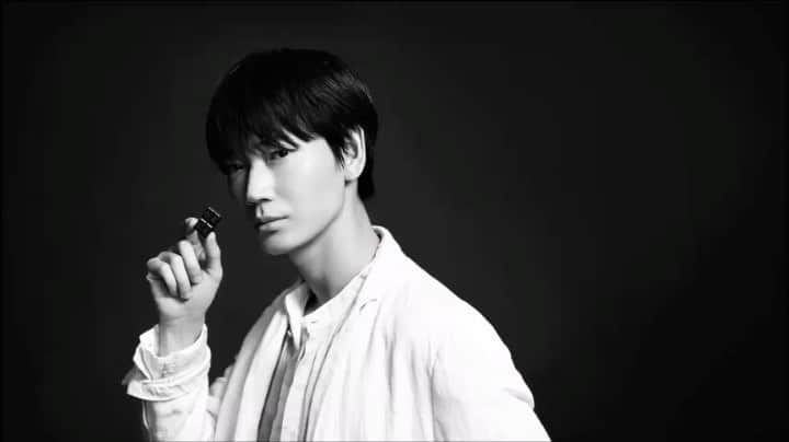 綾野剛のインスタグラム：「LOTTE「カカオの恵み」  ✴︎CM team✴︎ CD : Tsuyoshi Takada - Hakuhodo CW : Yuichiro Motozumi - Hakuhodo CW : Kosei Matsumura - Hakuhodo AD : Ryoko Nagamatsu - Hakuhodo Pl：Yusuke Matsumoto - Hakuhodo Pl：Daisuke Kitazaki - Hakuhodo Cl Pro：Kimiko Inoue - Lotte AE : Haruka Miyahara - Hakuhodo AE : Jun Kato - Hakuhodo AE : Shin Kaneko - Hakuhodo Pro : Tomonori Ono - HAKUHODO PRODUCT'S Pm : Takahiro Mori - HAKUHODO PRODUCT'S Dir : Masahiro Yamamoto - CluB_A Ca : Tetsuya Kondoh - THE OCTOPUS Art : Hanako Noda - KUJIRA Food : Shinya Yamazaki - ISHIMORI STUDIO Sty : Hiromi Shintani - Bipost HM : Mayu Ishimura Music : Eric - audioforce Offline : Kyohei Asami - CONNECTION Online : Soyoung Kim - TREE Digital Studio Actor : Go Ayano  ✴︎GR team✴︎ CD : Tsuyoshi Takada - Hakuhodo CW : Yuichiro Motozumi - Hakuhodo AD : Ryoko Nagamatsu - Hakuhodo D：Atsushi Okamura - Tanpopo AE : Haruka Miyahara - Hakuhodo AE : Jun Kato - Hakuhodo AE : Shin Kaneko - Hakuhodo Pro : Suguru Abo - HAKUHODO PRODUCT'S Photographer : Masahiro Shoda Sty : Hiromi Shintani - Bipost HM : Mayu Ishimura CG : Teruyo Murayama - foton Actor : Go ayano」