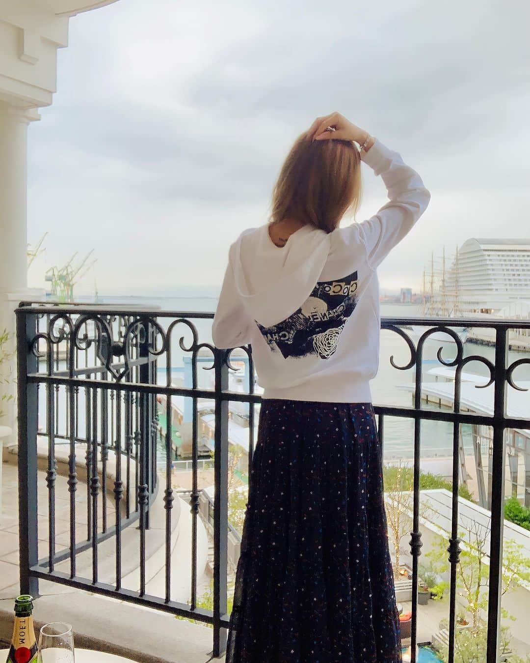 加賀美早紀のインスタグラム：「曇りでも気持ちがいい🌸 なんか毎日幸せだなあ」