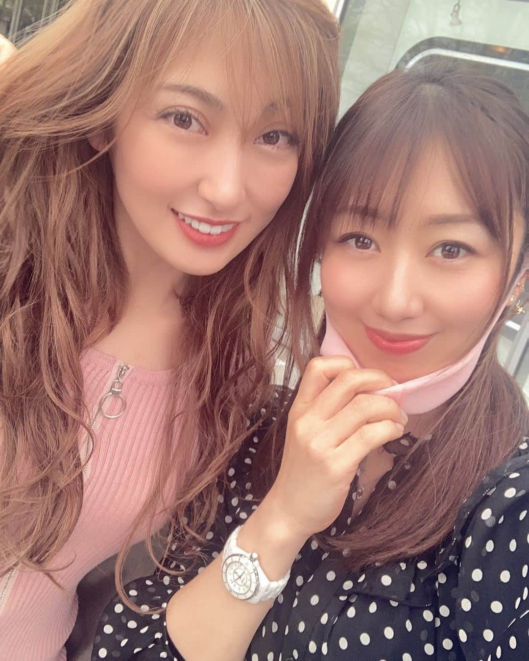 熊田曜子さんのインスタグラム写真 - (熊田曜子Instagram)「I want to meet my best friend.  最近　愛しの彼女に会ってないから そろそろ充電切れ🔋  @sayakamorimoto1011   #親友　#会いたい　#半月前の写真」4月16日 18時46分 - kumadayoko