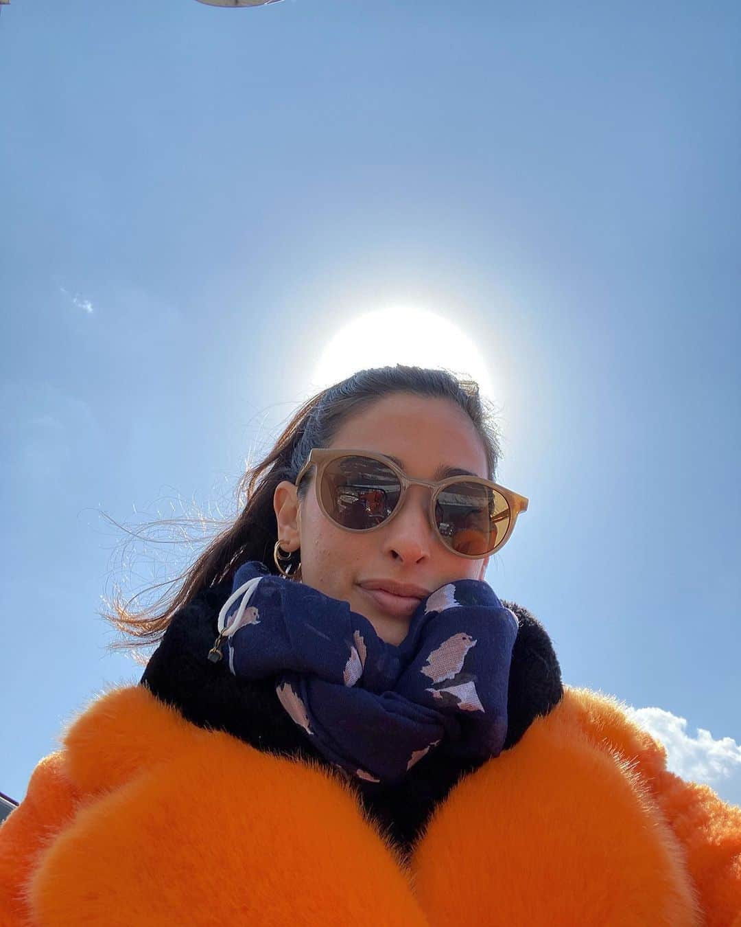 メロディー洋子さんのインスタグラム写真 - (メロディー洋子Instagram)「My first time being in Kyoto during cherry blossom season and it is so beautiful. I am so happy being surrounded by all of the beautiful nature. We biked around the whole city searching for the best Sakura! Thank you Kyoto 🙏🏽❤️ I can’t wait to go back again.   京都で花見🌸　初めて京都で桜を見れて、本当に嬉しかった。どこに行っても花が咲いてていっぱいエネルギーを貰いました！とてもハッピーでした！また行きたいです！ありがとう京都。ありがとう桜〜💗」4月16日 18時52分 - melody.yoko