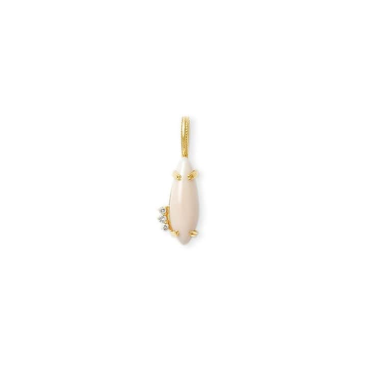ageteさんのインスタグラム写真 - (ageteInstagram)「. 【Coordinate】  甘くなりすぎないフォルムやニュアンスのある線のレイヤード 透かしやモザイクなどコンクを様々なテクニックでアレンジ。 コンク貝を初めて付ける方にもおすすめです。  #agete #jewelry #accessory #pierce #earrings #necklace #ring #bangle #summer #newcollection #newarrivals﻿ #conchshell #アガット #ジュエリー #アクセサリー #ピアス #イヤリング #ネックレス #リング #バングル #夏 #新作 #コンクシェル #ピンク #オレンジ #ホワイト」4月16日 19時01分 - agete_official