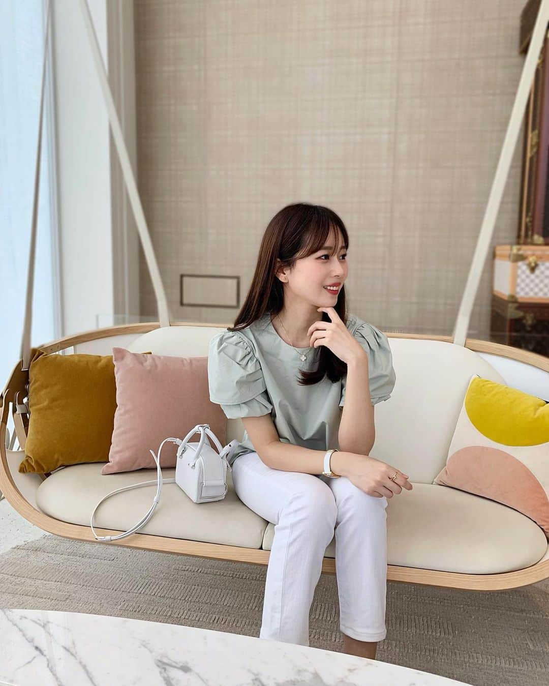 ハンナミのインスタグラム：「🤔🍃🤍  まもなく21:00〜新作発売 startです :-) ストーリーでもQ&Aまだまだお返事していきますね ☺️ !」