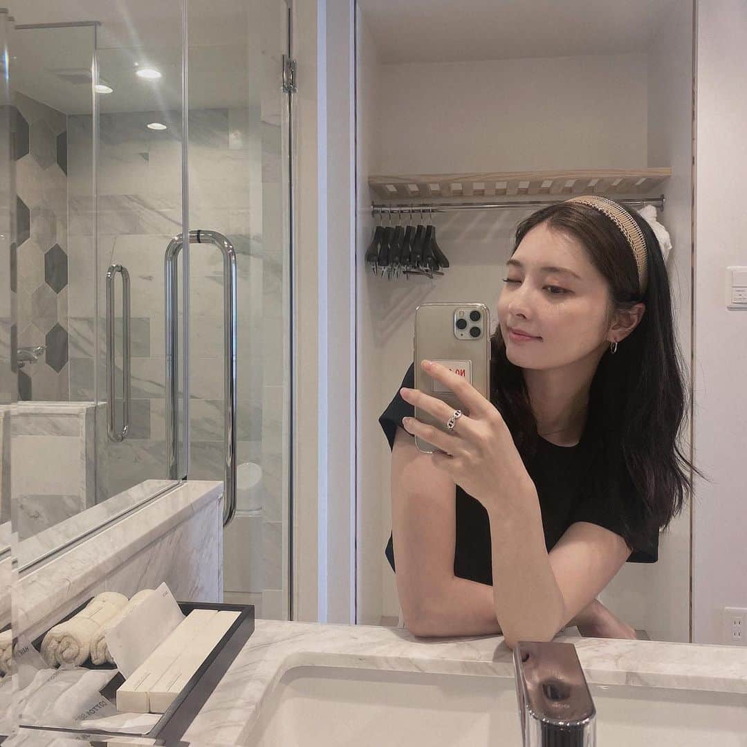 大石絵理のインスタグラム：「😉」