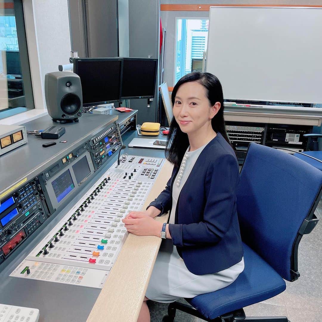 のインスタグラム：「. https://omny.fm/shows/themoney/2021-04-15 ザ・マネー～木曜日はグローバルマーケット探訪 (2021.04.15放送分)   Today’s market では 日本製鐵 5401 日本郵船 9101 良品計画 7453 マネックスG 8698  Point of view では ①ウクライナ🇺🇦とロシアの高まる軍事緊張の背景  ②アメリカのファミリーオフィス問題の根深さと 拡大するシャドーバンキング  Global  market では 格差拡大がコロナショック後の世界経済のテーマに  というテーマで解説頂きました🎙 .  #ラジオNIKKEI #ラジオ日経 #ラジオ #radio #radionikkei #株 #株価 #株式投資 #経済番組 #FX #FXトレード #FXトレーダー #デイトレ #デイトレーダー #デイトレ #マーケット #江連裕子 #セントフォース #centforce #アナウンサー #キャスター #経済キャスター  #ウクライナ  #ロシア」