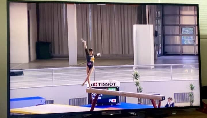 岡部紗季子のインスタグラム：「“ The Final competition... #gymnastics #competition #balancebeam #体操 #平均台 #🤸🏻‍♀️ . . . 引退前の最後の国際大会。 ピークを経験して、 動けてた自分とどんどん動けなくなっている自分の葛藤。 選手生活で1番悩んで悩んだ時期がこのとき。 . でも最後の最後に日本代表として、国際大会に出場できたこと、 日本に強制帰国されなかったこと。 後悔はたくさんあるけど、 いい思い出が後悔してること以上にある。 . 体操選手としては、 自分の目標としてるところまではいけなかったけど、 すきなものを見つけて、 すきなものを仕事にできてる今。 しあわせなんだと思う。 . まだまだ形になってないし、 失敗をたくさん経験中だけど、、 自分の武器はこれ！っていうものがある。 その武器が軸になって、 一つ一つ想いを込めて 毎日を過ごしていきたい。」