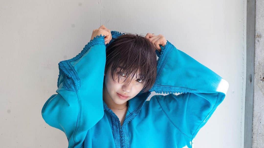narumiのインスタグラム：「ㅤㅤㅤㅤㅤㅤㅤㅤㅤㅤㅤㅤㅤ ㅤㅤㅤㅤㅤㅤㅤㅤㅤㅤㅤㅤㅤ 最近、美味しいものを食べることが ご褒美で、 おかげで心だけじゃなく体もモリモリ あと、本を読むことを始めたよ あとねー、花瓶とお花を買ったおかげでお部屋が明るくなった！ あとー、、コンタクト早く取りたい ㅤㅤㅤㅤㅤㅤㅤㅤㅤㅤㅤㅤㅤ #近況報告」