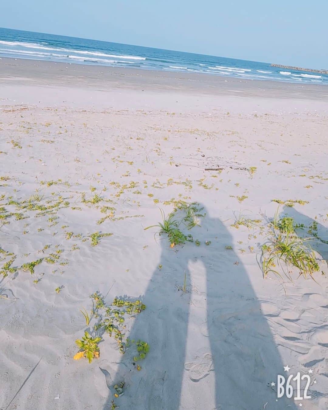 谷桃子のインスタグラム：「今日は３回目の結婚記念日✨🌸 東京に住んでる時は、まさか福岡の人と結婚するとは思わなかったな〜☺️✨  ご縁って本当に不思議✨☘️ 偶然ではなく、必然なんだと日々生活する中で感じる事が沢山あります🥰  旦那さんは今、多忙過ぎて心配過ぎるけど、それでも子育ても積極的にフォローしてくれていて、、本当に感謝しかありません✨🌸  改めて、私と結婚してくれて有難う💓✨✨  #結婚記念日 #感謝 #幸せをありがとう」