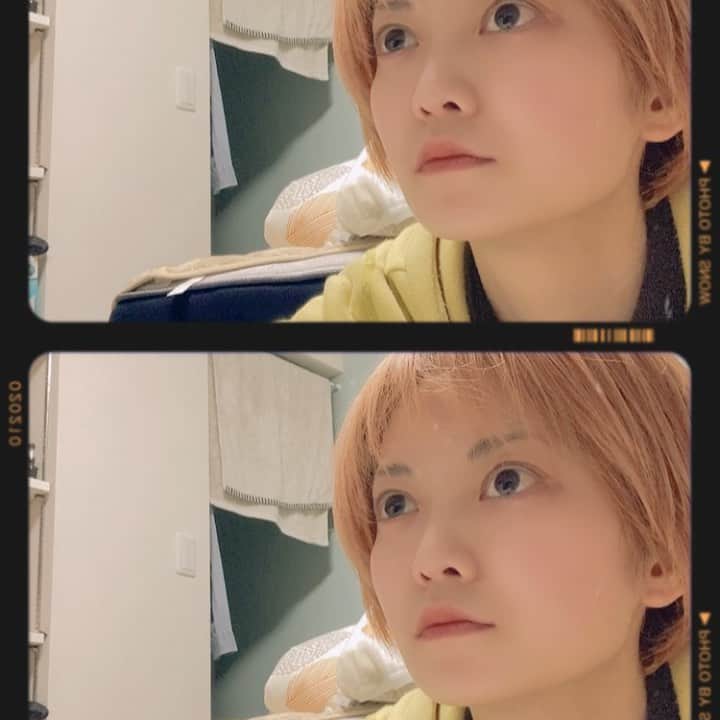芹川有里のインスタグラム：「すごい真剣にコナンを見るの図。  #異次元の狙撃手 #名探偵コナン #映画やってるってね」