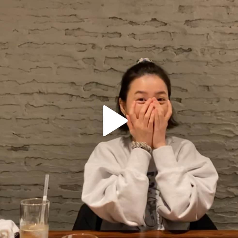 チョン・ユミのインスタグラム：「🤌🏻💛」