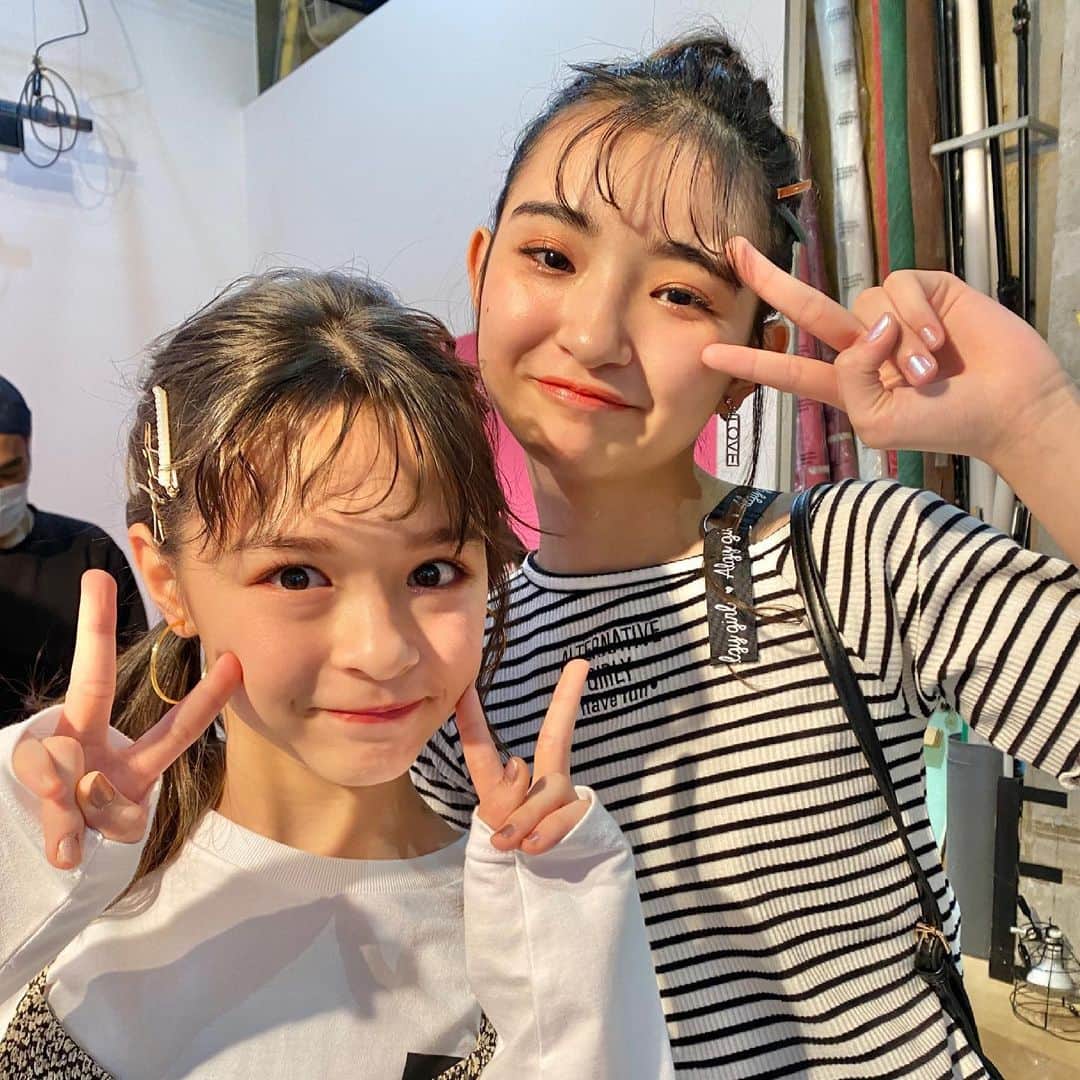 ニコ☆プチのインスタグラム：「♡♡♡ . メイ姉さんとおハル👭💓 シンプル服もお似合い💫 . #ニコプチ #プチモ #本多萌愛 #星名ハルハ」