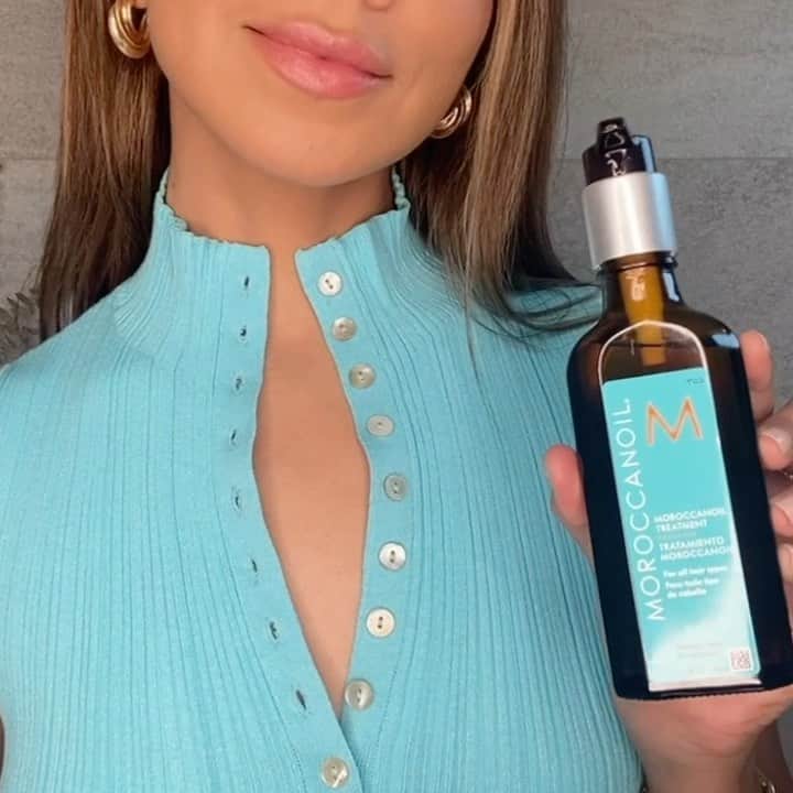 ジュリー・サリニャーナのインスタグラム：「Bad hair days….say no more! I've been really into the @moroccanoil treatment for months now. It’s really all I need to get that smoother, softer look because it gives my hair 2x the shine whenever I apply it! Even if I’m just staying in, I’ll apply it after the shower or on dry hair to help nourish my hair on non-styling days. Plus, it smells SO good! ✨  #moroccanoilpartner」