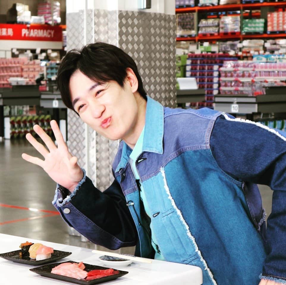 フジテレビ「もしもツアーズ」さんのインスタグラム写真 - (フジテレビ「もしもツアーズ」Instagram)「🌈もしもツアーズ🌈 今夜もご覧頂き ありがとうございました😊  宮っち イケメンを解放😆💜  来週は ゴールデンウィークに満開‼️ チューリップ🌷と ネモフィラ💠ツアー お楽しみに😍  #もしツア #パンサー #尾形貴弘 #菅良太郎 #向井慧 #二階堂高嗣  #キスマイ #ニカちゃん #kismyft2  #平祐奈 #渡邊渚  #フジテレビアナウンサー #佐倉ふるさと広場  #佐倉チューリップフェスタ  #国営ひたち海浜公園  #チューリップ #ネモフィラ　 #竹の子ご飯  #最後に新スージーと新ナンシー 加入しました🤣🤣🤣」4月17日 19時00分 - moshitsua_official