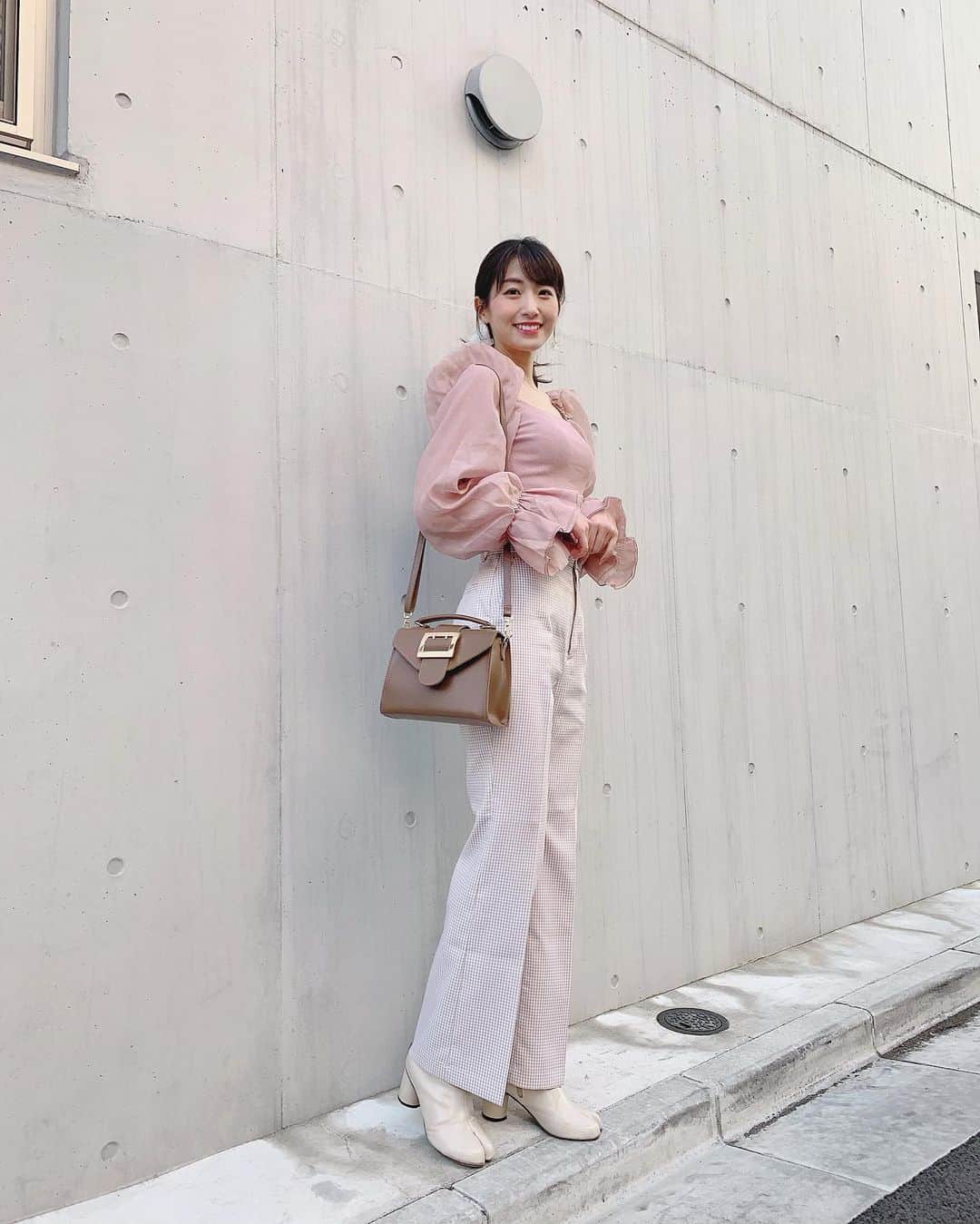 関根ささらさんのインスタグラム写真 - (関根ささらInstagram)「春コーデ🌸🤎🤍 . . ブラウンのギンガムチェックのパンツがとてもお気に入り🥰🥰👏 . . #コーデ記録 👗 #tops : #zara @zara  #pants :  #heather @heather_love_official  #boots : #zozotown @zozotown  #bag : #韓国通販 . . #ootd #outfitoftheday #outfit #outfits #outfitpost #japanesegirl #japanesestyle #spring #springfashion #zarafashion #zarawomen #zaraoutfit #プチプラ #プチプラコーデ #プチプラ高見えコーデ #ザラコーデ #zaraコーデ #韓国通販サイト #koreanstyle」4月17日 19時55分 - sasarasekine