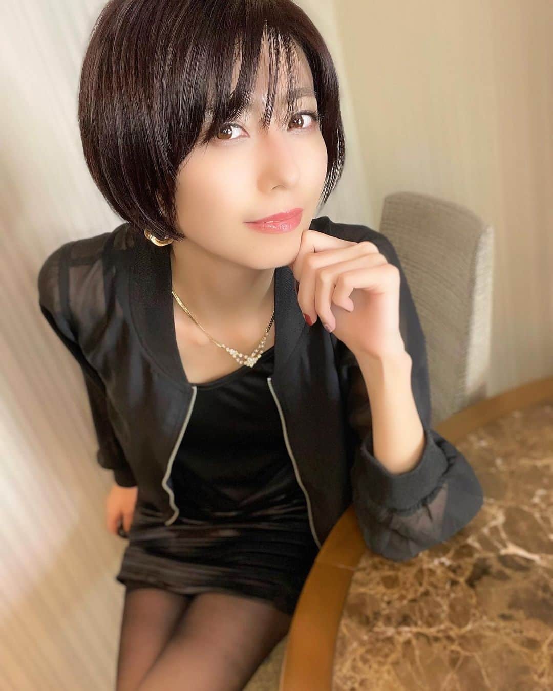 AV女優 ミニスカート 