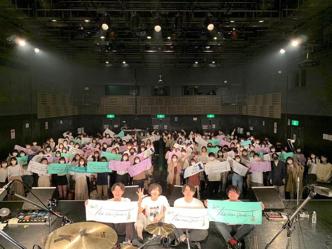 Daishiのインスタグラム：「シズゴの日ツアー、大阪と名古屋終了しました！  こんな状況でも観に来てくれる皆様に感謝です🥸  残すところ東京、中野サンプラザのみとなりました！集大成を見せます！ぜひ遊びに来てください〜  まだチケット買えます→ @the_shes_gone   お待ちしてます！  #theshesgone #シズゴの日 #シズゴ」