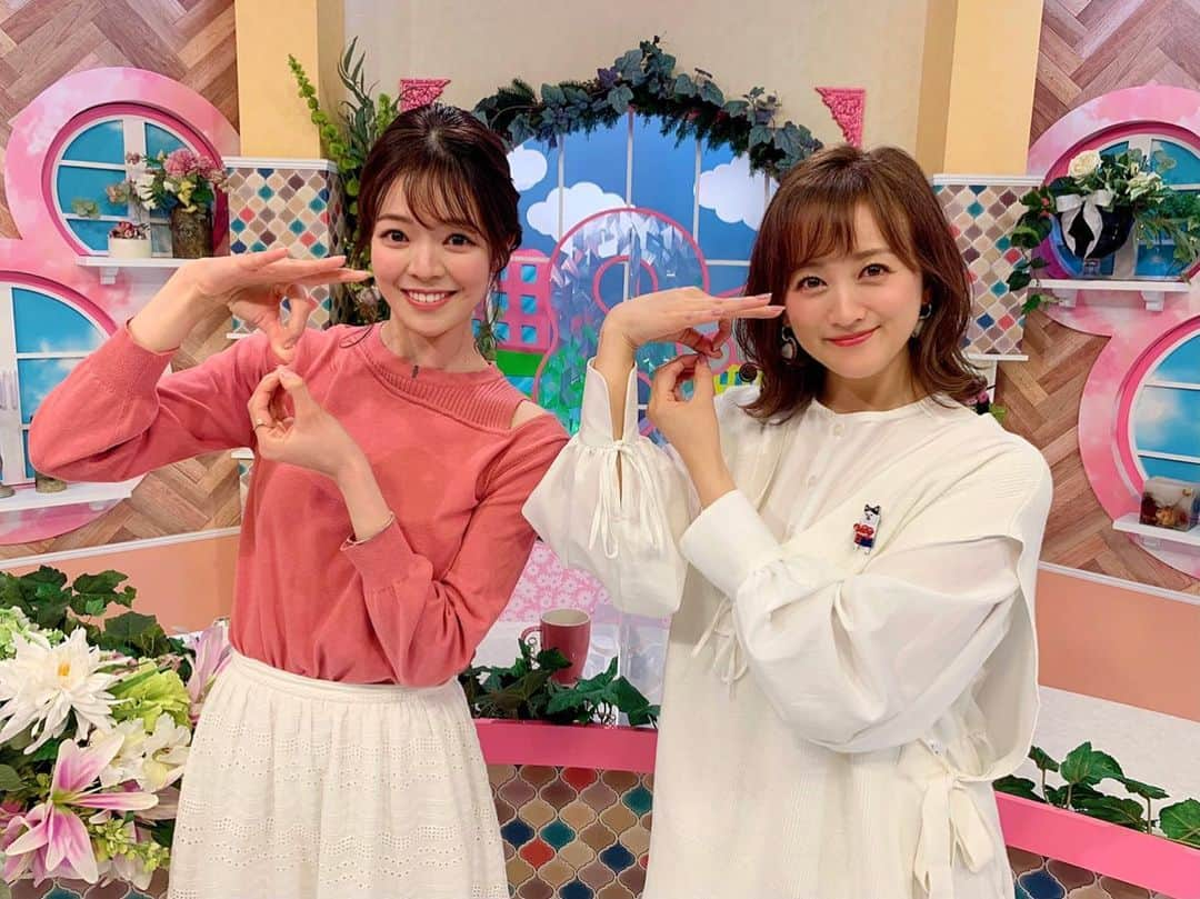 小松彩夏さんのインスタグラム写真 - (小松彩夏Instagram)「今日の『8っぴーサタデー』観てくださった﻿ 皆さん、ありがとうございました😊‼️﻿ ﻿ そして久しぶりの三宅ちゃんと初めましての細田アナ🎤﻿ ﻿ 楽しい時間をありがとうございました😉🌸﻿ ﻿  家族や地元の友達から沢山連絡が来て嬉しかったです😆💕  炒飯特集でとってもお腹が空いたので﻿ お昼は炒飯にしたいと思います🙋‍♀️笑﻿ ﻿  わんこそばのPR動画についてはまた後ほど...✨﻿ ﻿ #めんこいテレビ #ハピサタ #8っぴーサタデー #地元 #岩手 #岩手県 #故郷 #岩手宣伝隊長」4月17日 12時51分 - official_ayaka_502