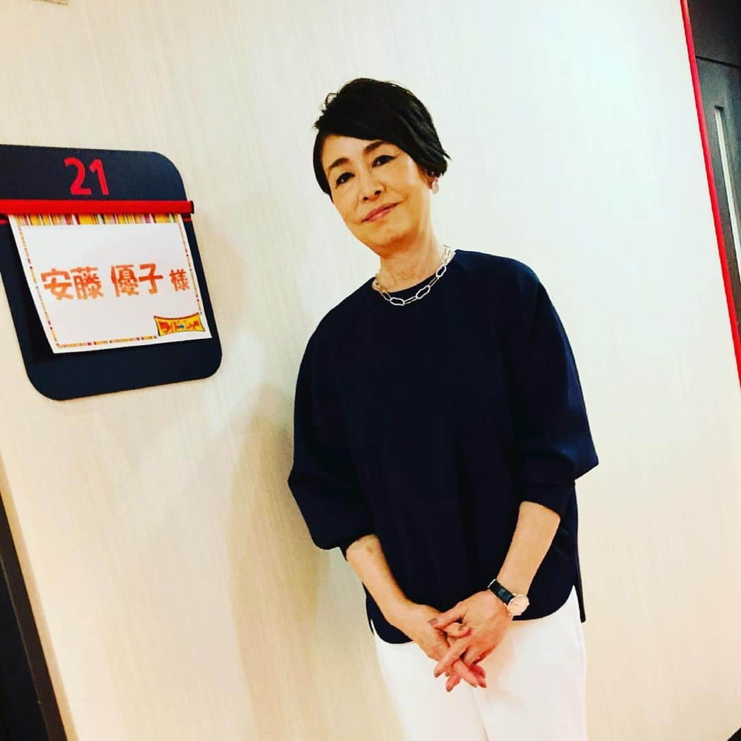 安藤優子さんのインスタグラム写真 - (安藤優子Instagram)「昨日のフジテレビでの久しぶりの仕事は、明日朝10時からの、ワイドナショーの収録でした！  #松本人志 さんの相変わらずの、ツッコミに笑い転げ、こちらも久しぶりの#石原良純 さんの鋭さにうなり、初めてお会いする#兼近大樹 さんのコメントの深さに納得したり、とっても楽しくも刺激的な収録でした。 #東野幸治 さんの巧みな司会、いつもながら感心します。  明日朝放送なので、お時間のある方はぜひご覧くださいませ‼️  そうそう、このインスタも取り上げてくださいました。 #ワイドナショー #安藤優子 #フジテレビ」4月17日 13時57分 - yukoando0203