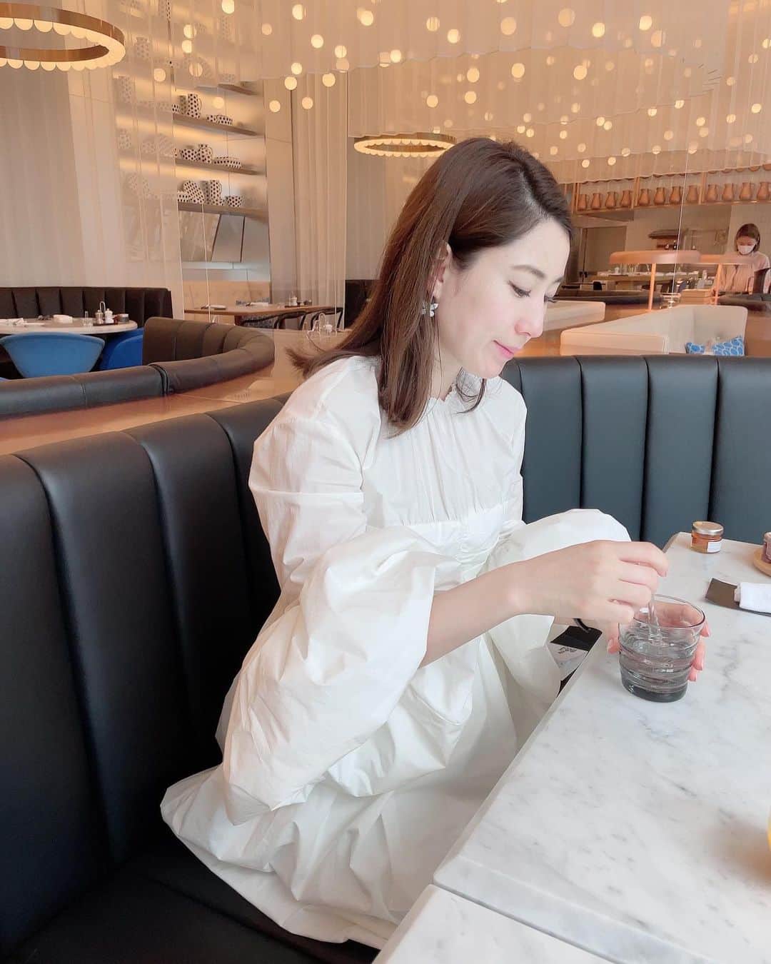 髙田麻紀子のインスタグラム：「❤︎ . お袖が可愛すぎる❤️ @ludlow_official  . #instagram #instagood #fashion #ootd #outfit #cordinate」