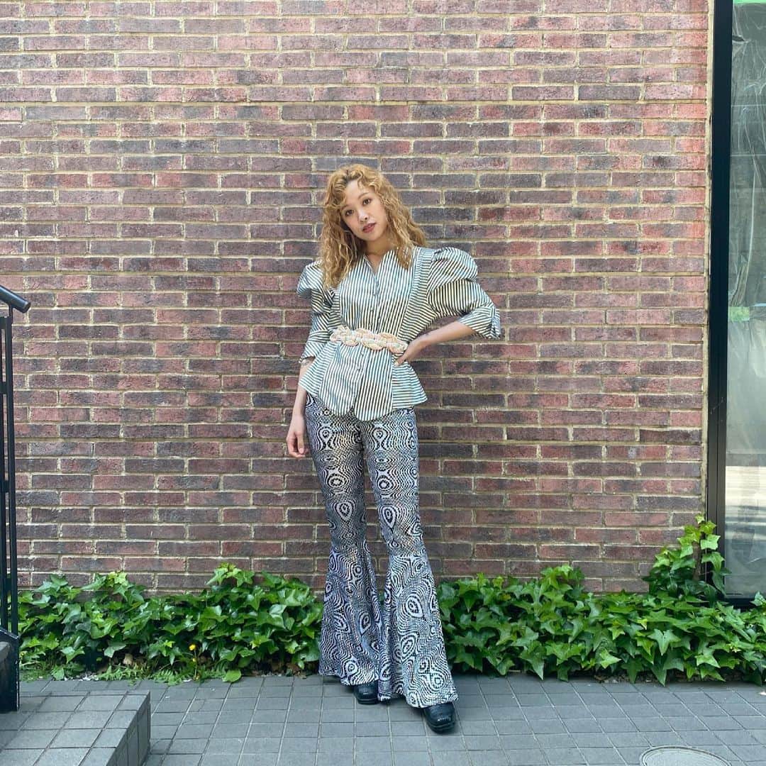 のインスタグラム：「•Shiny Stripe Puff Shoulder Blouse【SOLD】 •Wave Hologram Bell Bottom Pants【SOLD】」