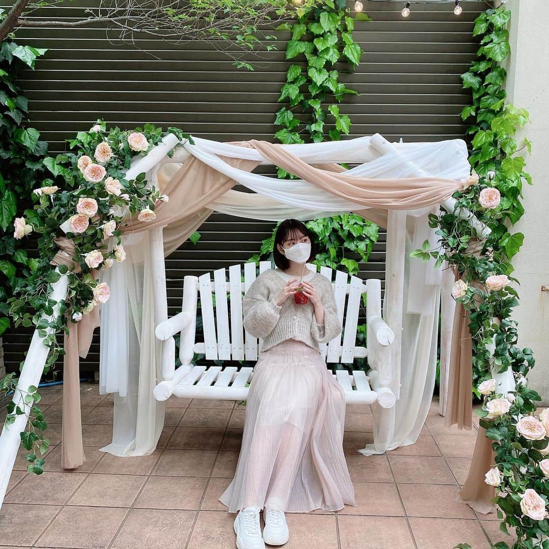 堀未央奈さんのインスタグラム写真 - (堀未央奈Instagram)「🥀🫖🕊🪞💐👗☕︎」4月17日 15時53分 - horimiona_official