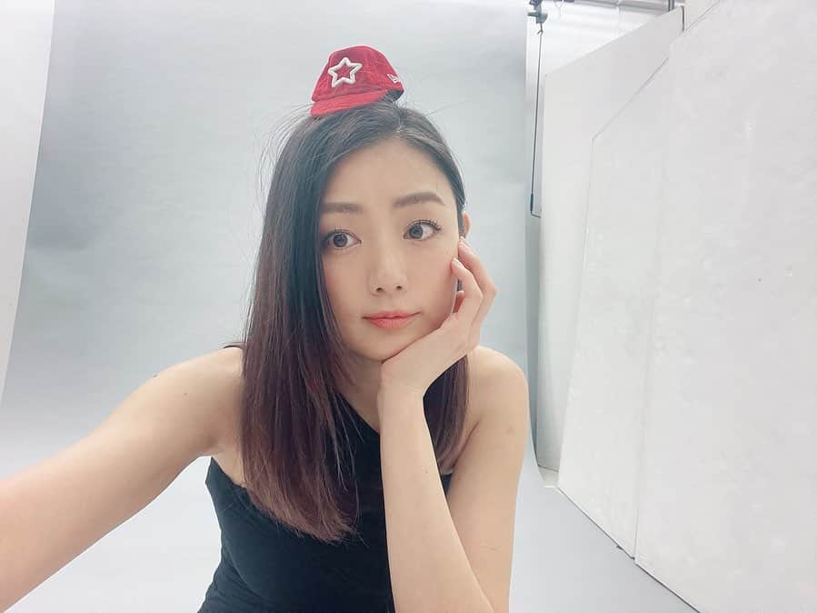 片山萌美のインスタグラム：「中野英雄さんプロデュースの MOBSTAR CAPをいただいたので かぶってみた🧢✨笑  #mobstar  @mobstarjapan  #中野英雄 さん #moemikatayama」